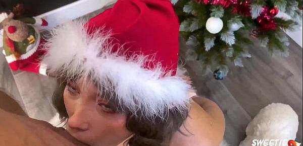  Sexy Elf Girl for Christmas Instead of Toys - Deepthroat and Sex in Different Poses